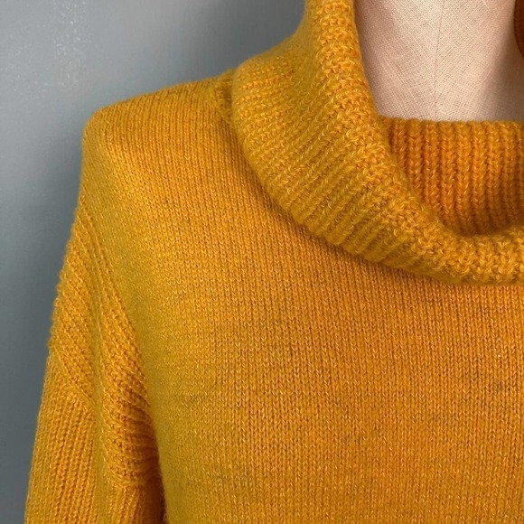 CALVIN Klein Jeans Goldenrod Yellow Rolled Cowl Neck Wool Blend Sweater Womens M - Picture 3 of 12